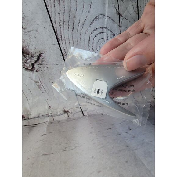 Kellogg's Star Trek Communicator Beam-Up Badges - Command & Engineering NEW 2009 - Picture 3 of 4